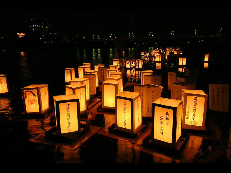 toro-nagashi1