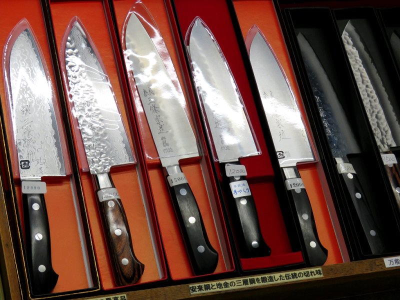 sanjo-kokaji-munechika-japanese-swordsmithing