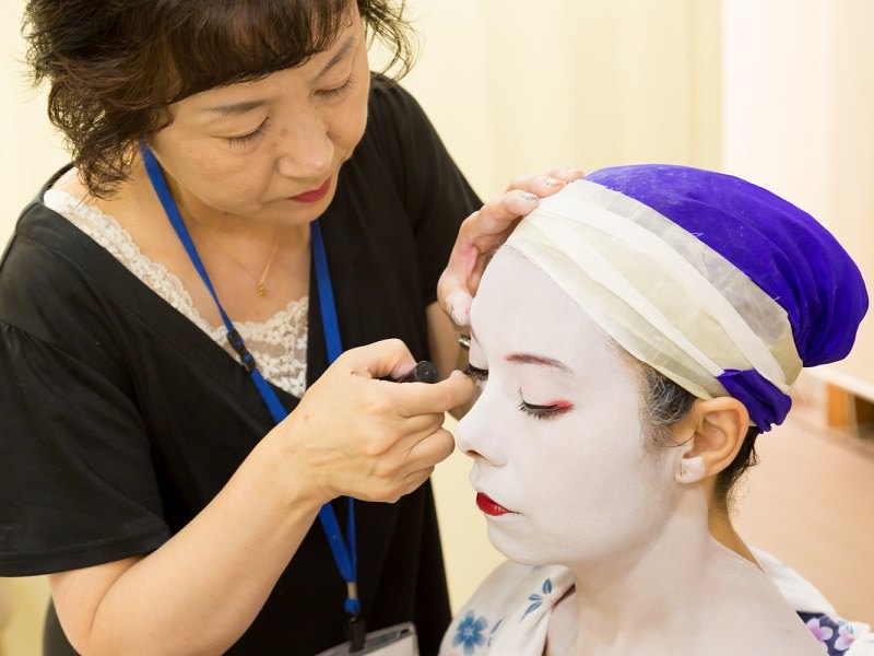 dressing-up-geisha-kyoto